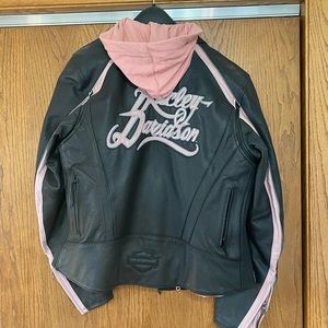 Harley Davison women’s leather coat w/ detachable sweatshirt. Size large